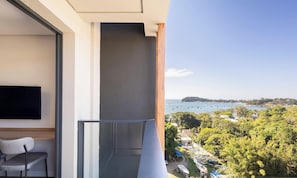 Basic Apartment | Interior - Studios in a Seaside Building, Close to Beto Carreiro at Penha Spot - Psob (Penha)