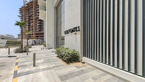 Unclassified image, 5 of 39, button - Vogue, Damac Hills Golf Gate near First Avenue Mall (Dubai)