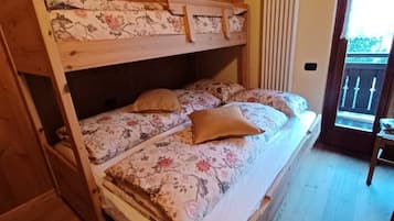 2 chambres, bureau, fer et planche à repasser, Wi-Fi gratuit
