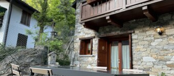 Romantic and panoramic chalet in Valchiavenna-8 min from Chiavenna