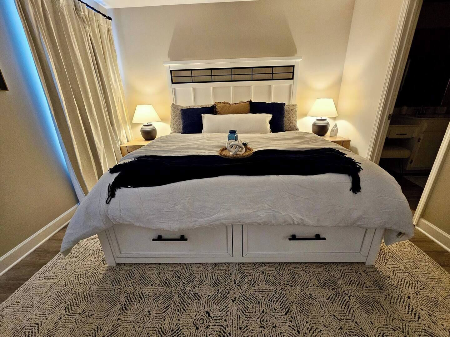 3 habitaciones, escritorio, tabla de planchar con plancha y wifi gratis 