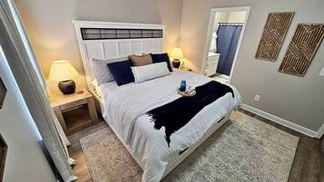 3 bedrooms, desk, iron/ironing board, free WiFi