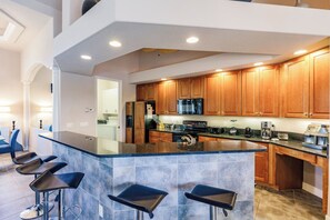 Fridge, microwave, oven, stovetop - Waterfront Villa Bahia-Relaxing Spa Oasis-Pool, Hot tub, Sauna+2 Primary Suites (Cape Coral)