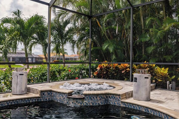 Outdoor spa tub