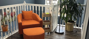 Charming 4-bedroom house with WiFi, AC in wonderful Scotrun