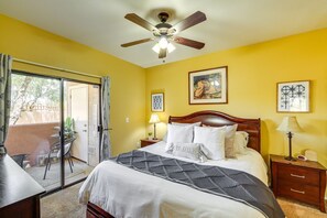 Tabla de planchar con plancha, wifi y ropa de cama 