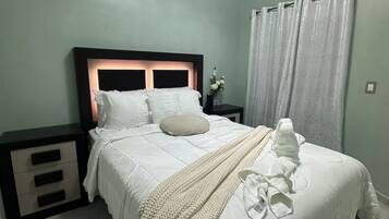 3 habitaciones, tabla de planchar con plancha y wifi gratis