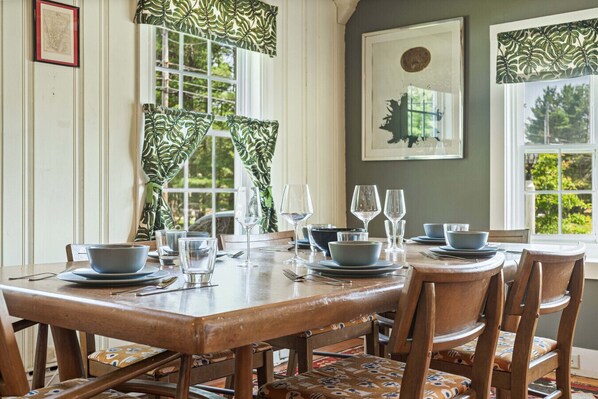 Dining - The Good Bones Abode (Scarborough)