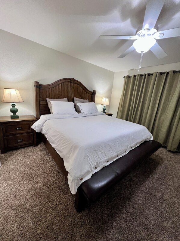 4 bedrooms, iron/ironing board, WiFi, bed sheets