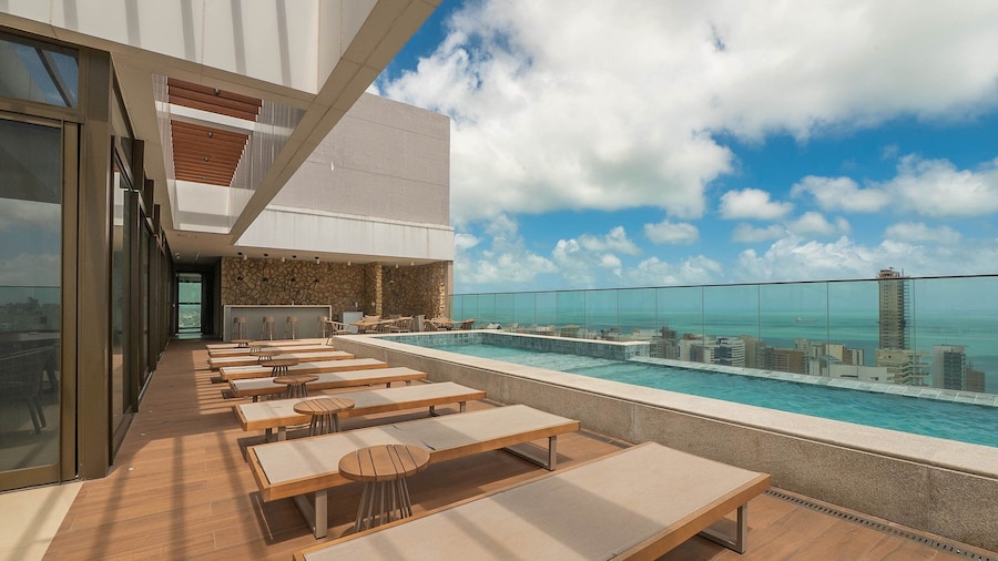 Beach Class Meireles Housi by Carpediem