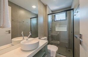 อพาร์ทเมนท์สำหรับครอบครัว | ห้องน้ำ | ฝักบัว, สบู่, กระดาษชำระ