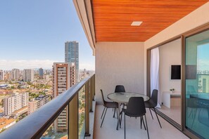 Comfort Apartment | Outdoor dining - Beach Class Meireles Housi by Carpediem (Fortaleza)