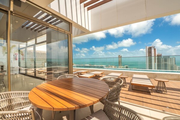 Luxury Apartment | Outdoor dining - Beach Class Meireles Housi by Carpediem (Fortaleza)