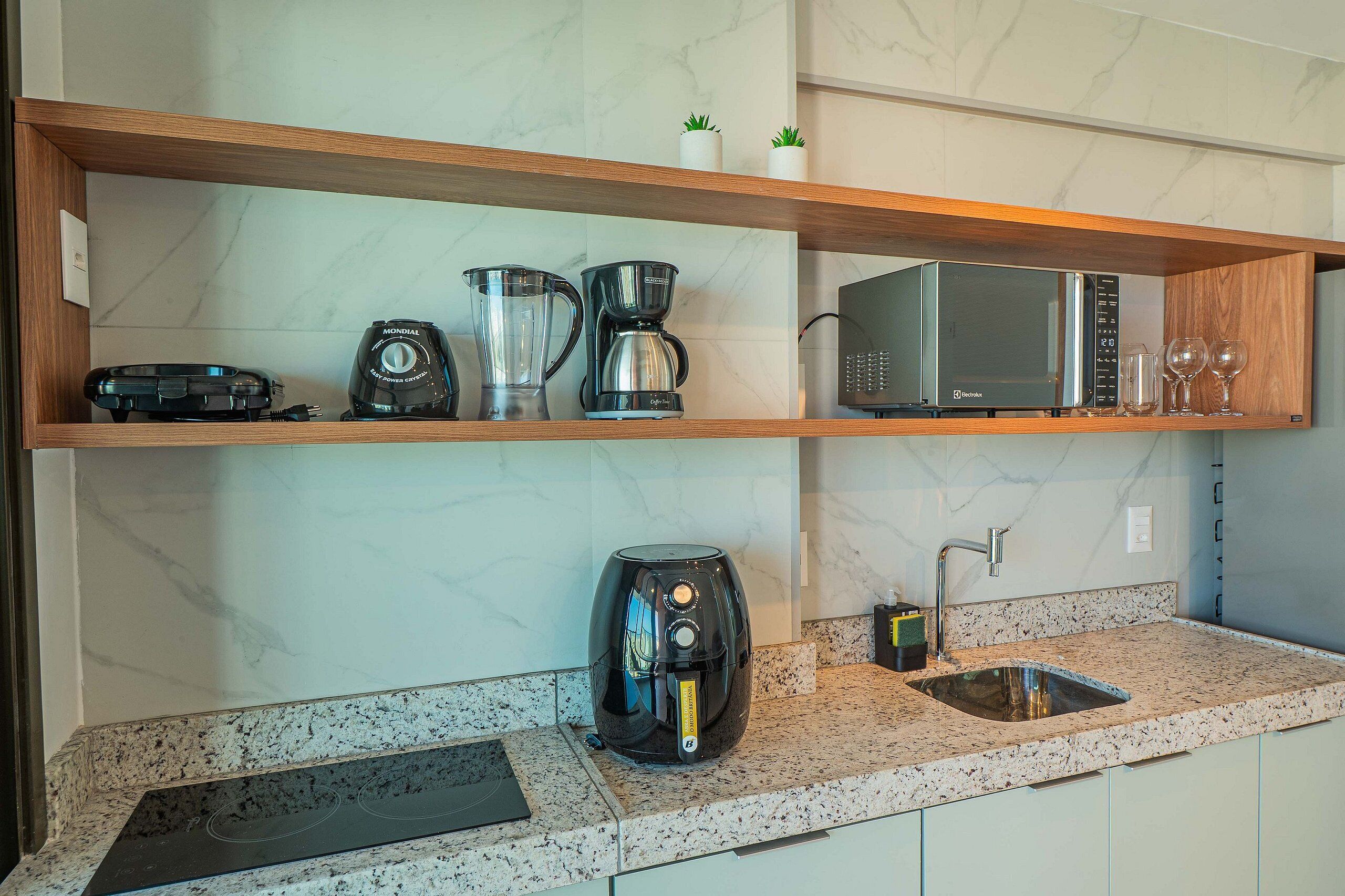 Family Apartment | Private kitchen | Fridge, stovetop, cookware/dishes/utensils