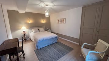 3 bedrooms, WiFi, bed sheets
