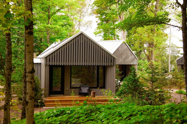 Pause. Reflect. at Dimensions | Cabin Nine | Exterior