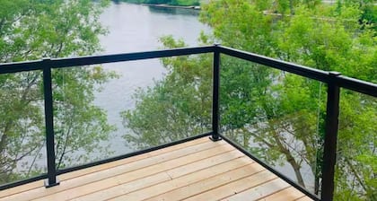 Burk’s Falls Escape 2 Bed 1 Bath