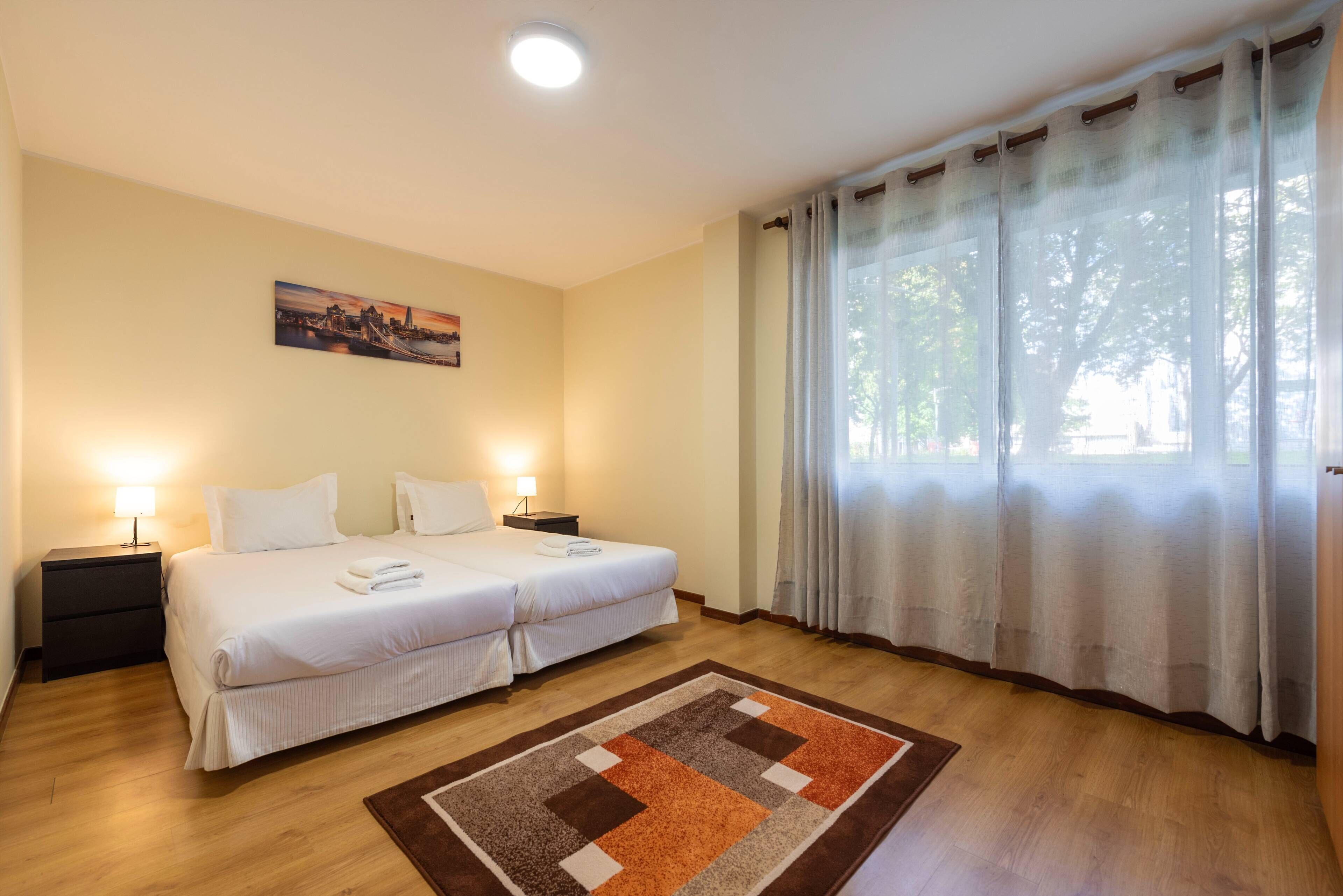 2 dormitorios, tabla de planchar con plancha, Internet y ropa de cama