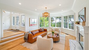 Smart TV, fireplace, table football