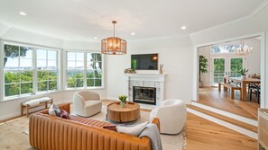 Smart-TV, Kamin, Tischfußball