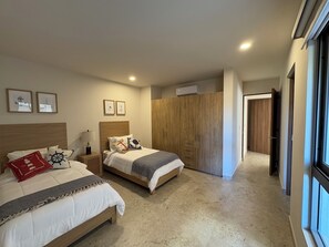 2 chambres, fer et planche à repasser, Wi-Fi, draps fournis