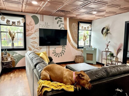 Luxury 2 bedroom Apt. Near DE Turf & Beaches!