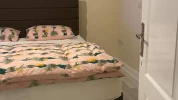 Standard Room, 1 Double Bed (Shared) | Desk, free WiFi