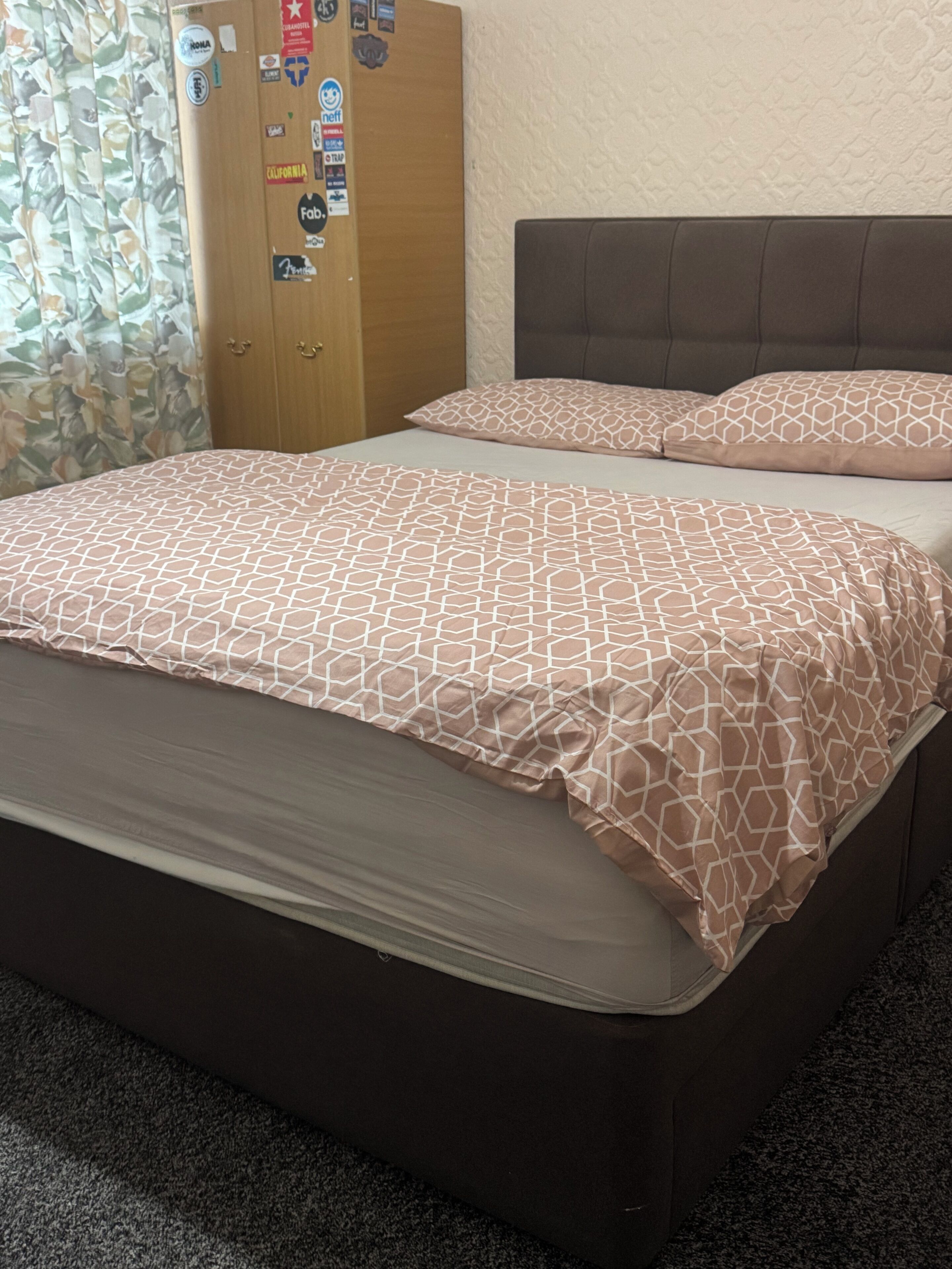 Standaard kamer, 1 tweepersoonsbed (Shared) | Een strijkplank/strijkijzer, gratis wifi, beddengoed