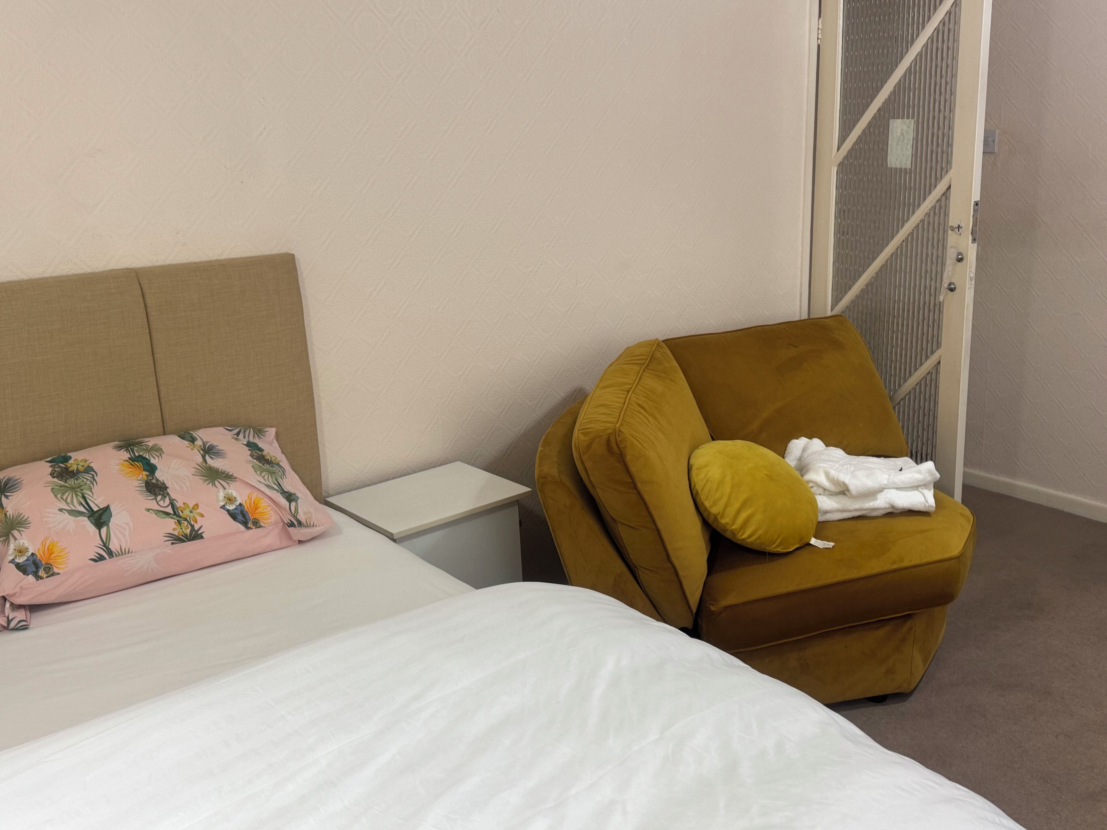 Standard Room, 1 Double Bed (Shared) | Room amenity