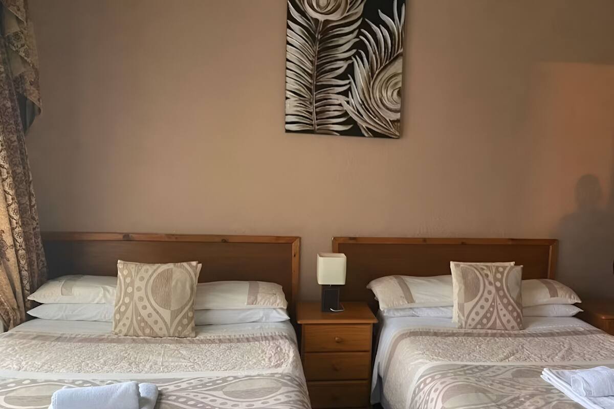 Desk, soundproofing, iron/ironing board, WiFi (free)