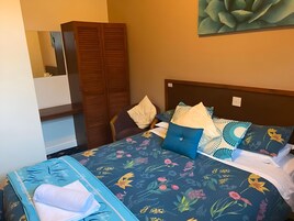 Phòng đôi Tiêu chuẩn | Bàn, phòng cách âm, bàn ủi/dụng cụ ủi quần áo 