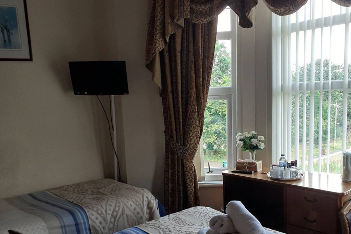 Classic Room, 1 Double Bed | Desk, free WiFi