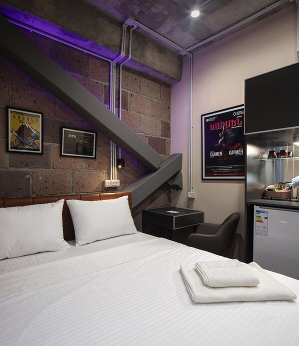 Standard Double Room, City View