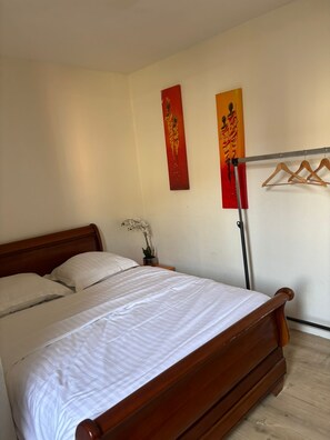 1 chambre, fer et planche Ă repasser, Wi-Fi, draps fournis