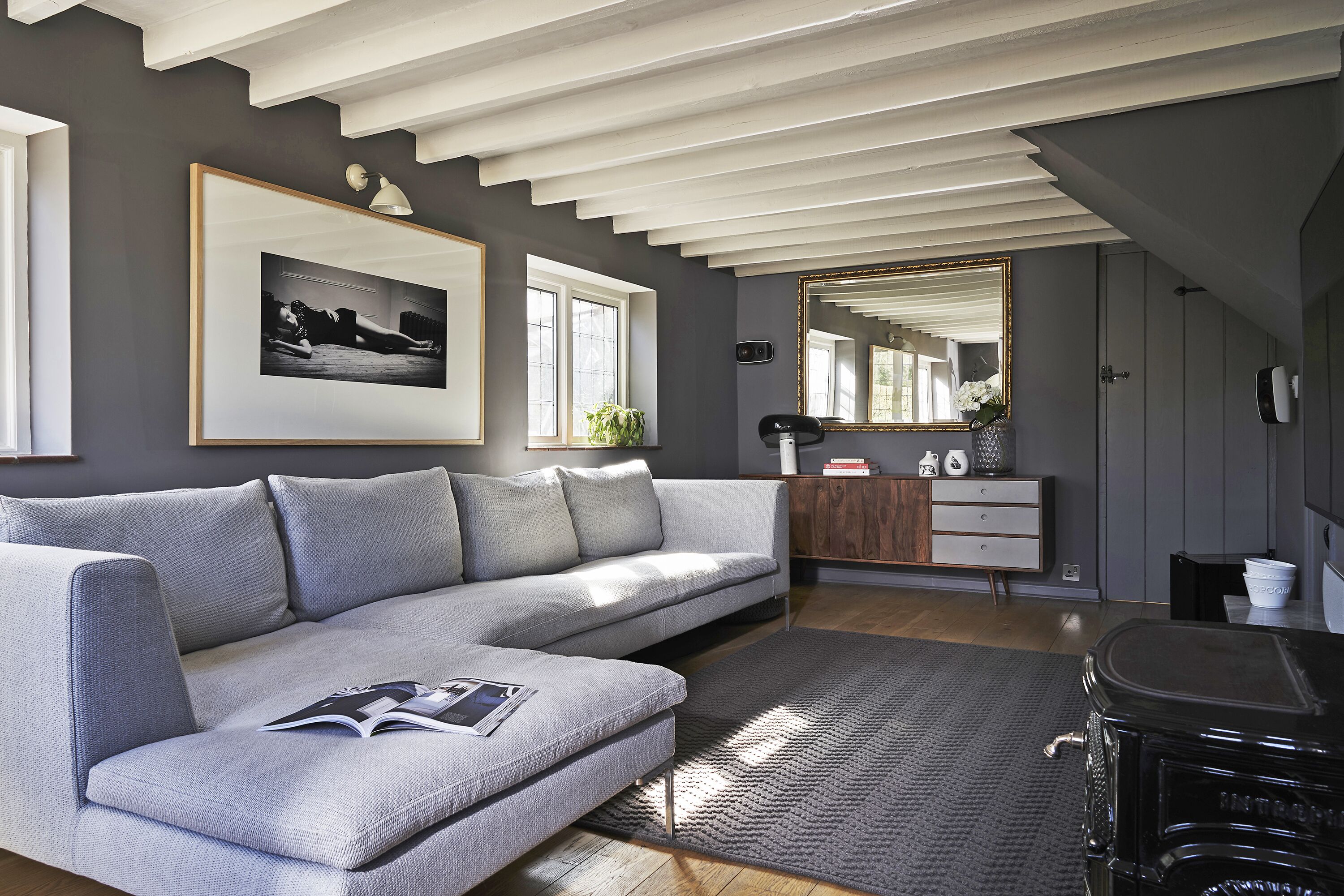 Smart TV, fireplace