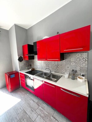 Placa de cocina y utensilios de cocina