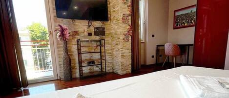 1 bedroom, iron/ironing board, WiFi