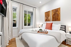 5 bedrooms, desk, iron/ironing board, WiFi