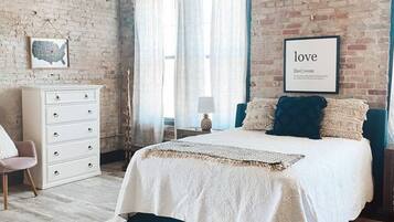 3 bedrooms, desk, iron/ironing board, WiFi