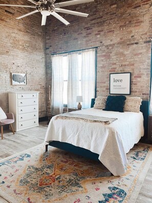 3 bedrooms, desk, iron/ironing board, WiFi