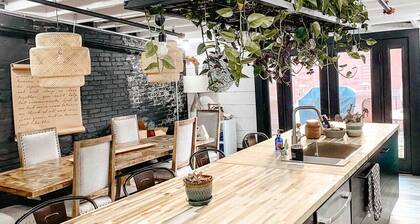 The Willow Loft * 3 br loft with outdoor living