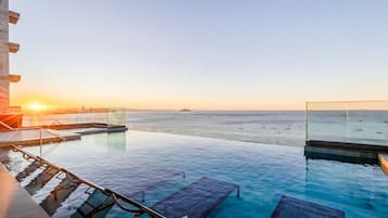 Basic Apartment | Pool | Outdoor pool