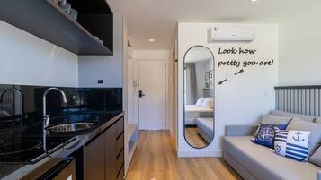 Basic Apartment | Interior