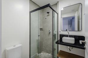 Apartment | Bathroom | Shower