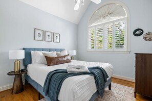 4 dormitorios, tabla de planchar con plancha, wifi y ropa de cama