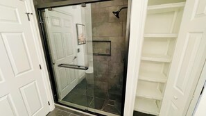 Towels - Highlands Reserve - fully renovated, ultra-modern 4-bedroom, 2-bathroom villa. (Davenport)