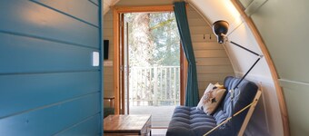 Deluxe Cosy Cabin With Wood Fired Hot Tub