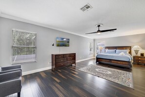 5 chambres, fer et planche à repasser, Wi-Fi, draps fournis