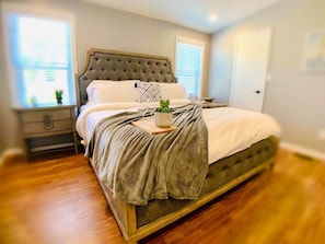 4 habitaciones, tabla de planchar con plancha, wifi y ropa de cama