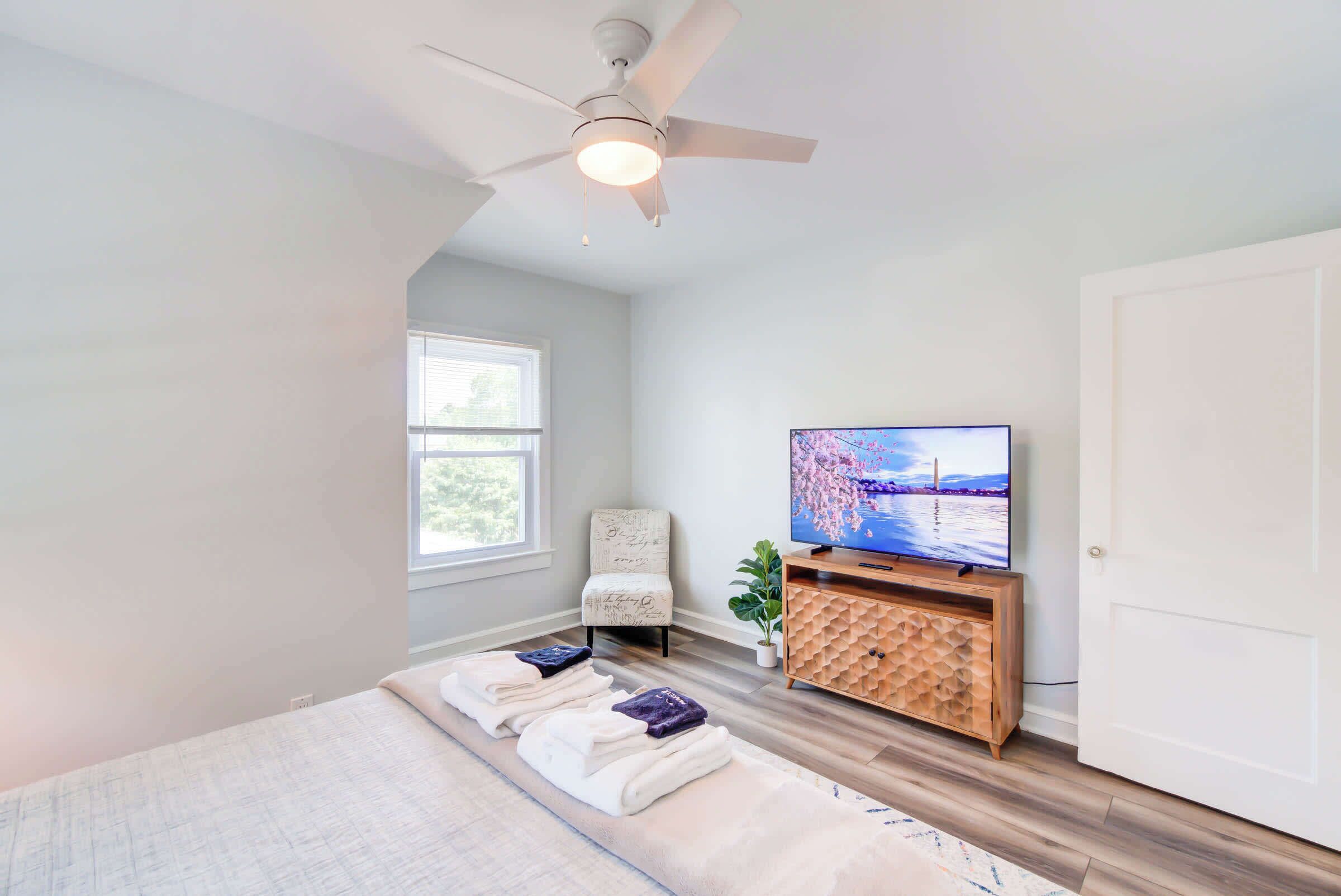 2 bedrooms, desk, iron/ironing board, travel cot